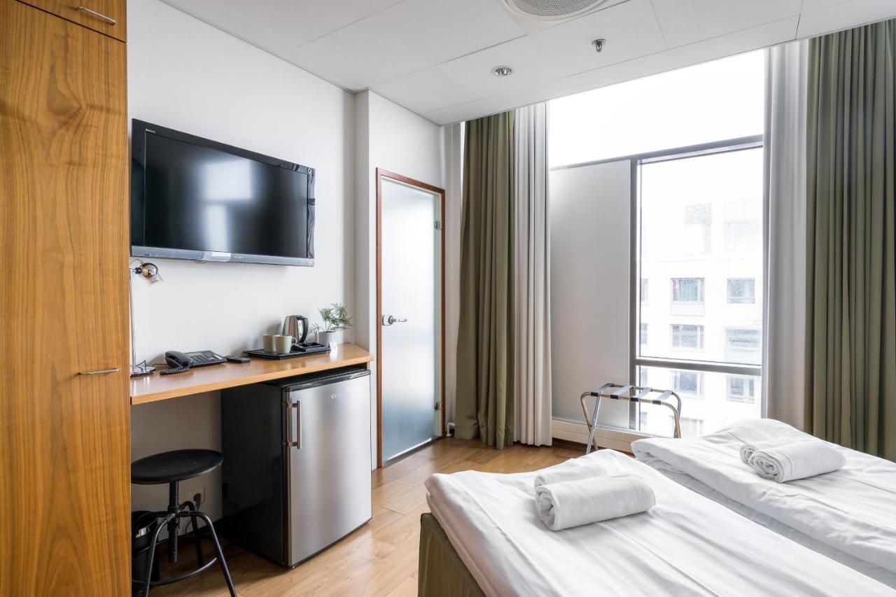 Hiisi Hotel Helsinki Jaetkaesaari Bagian luar foto