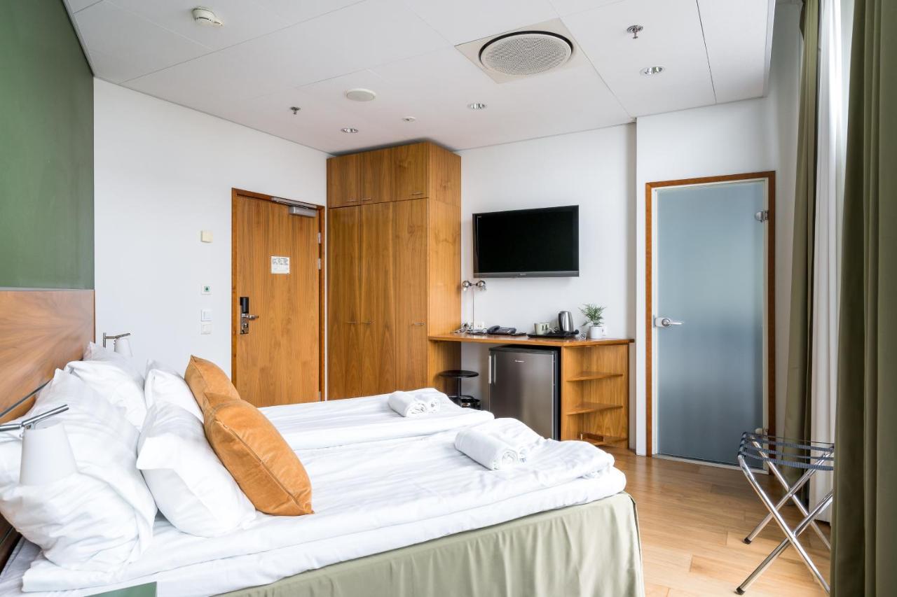 Hiisi Hotel Helsinki Jaetkaesaari Bagian luar foto