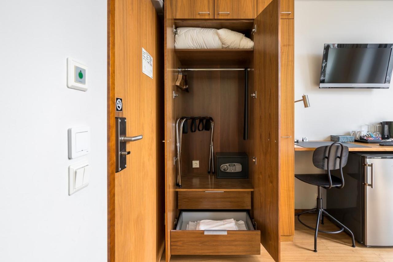 Hiisi Hotel Helsinki Jaetkaesaari Bagian luar foto