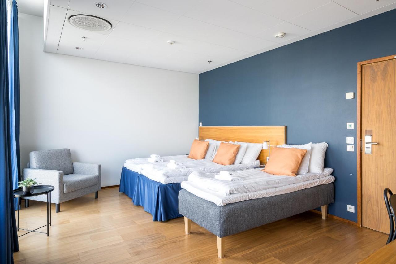 Hiisi Hotel Helsinki Jaetkaesaari Bagian luar foto