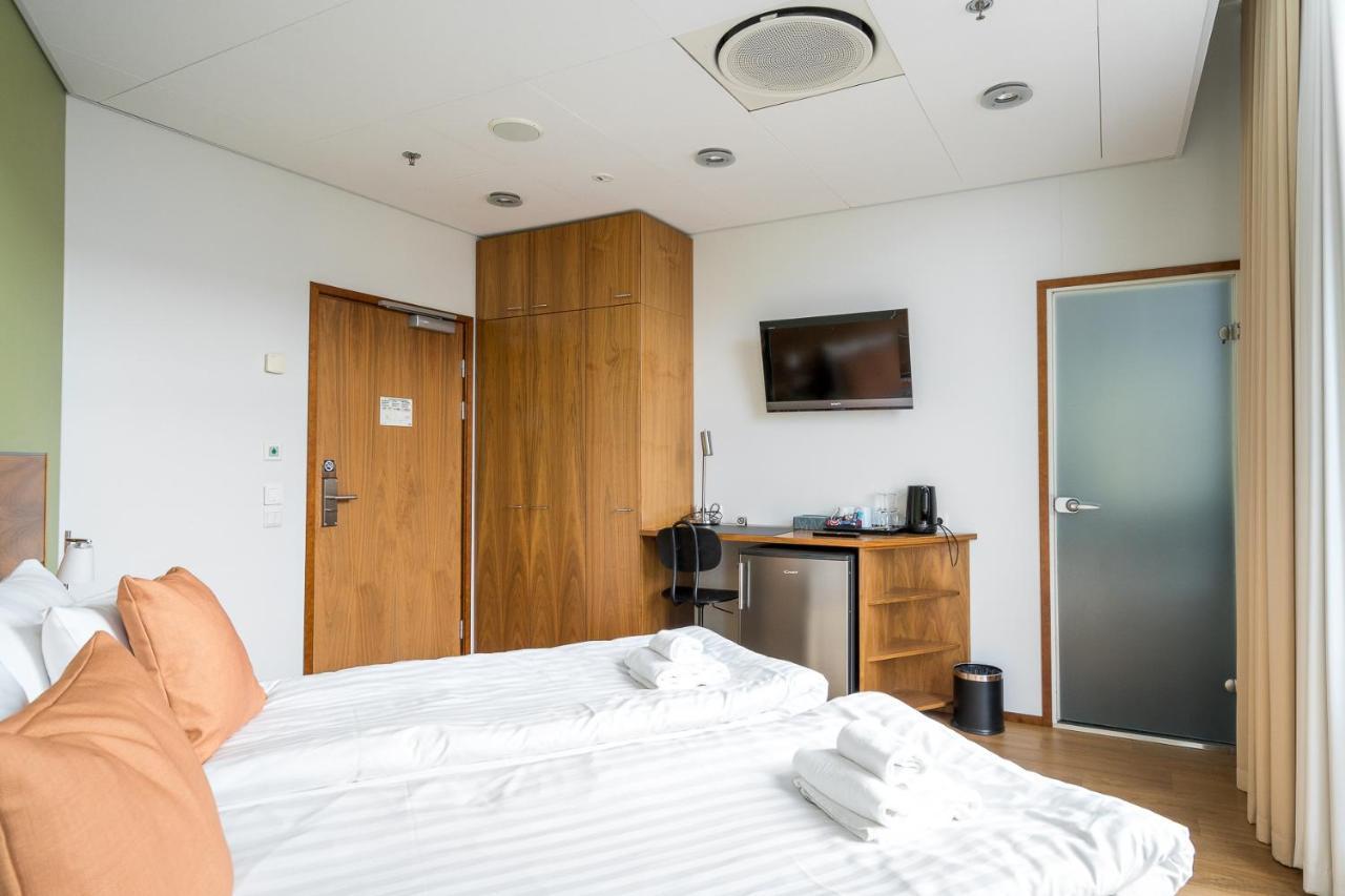 Hiisi Hotel Helsinki Jaetkaesaari Bagian luar foto