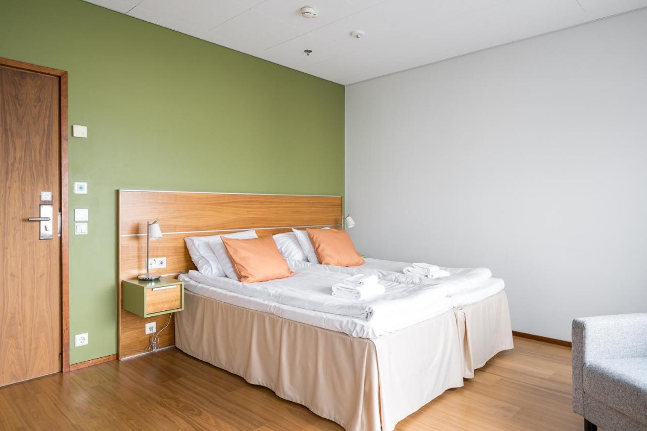 Hiisi Hotel Helsinki Jaetkaesaari Bagian luar foto
