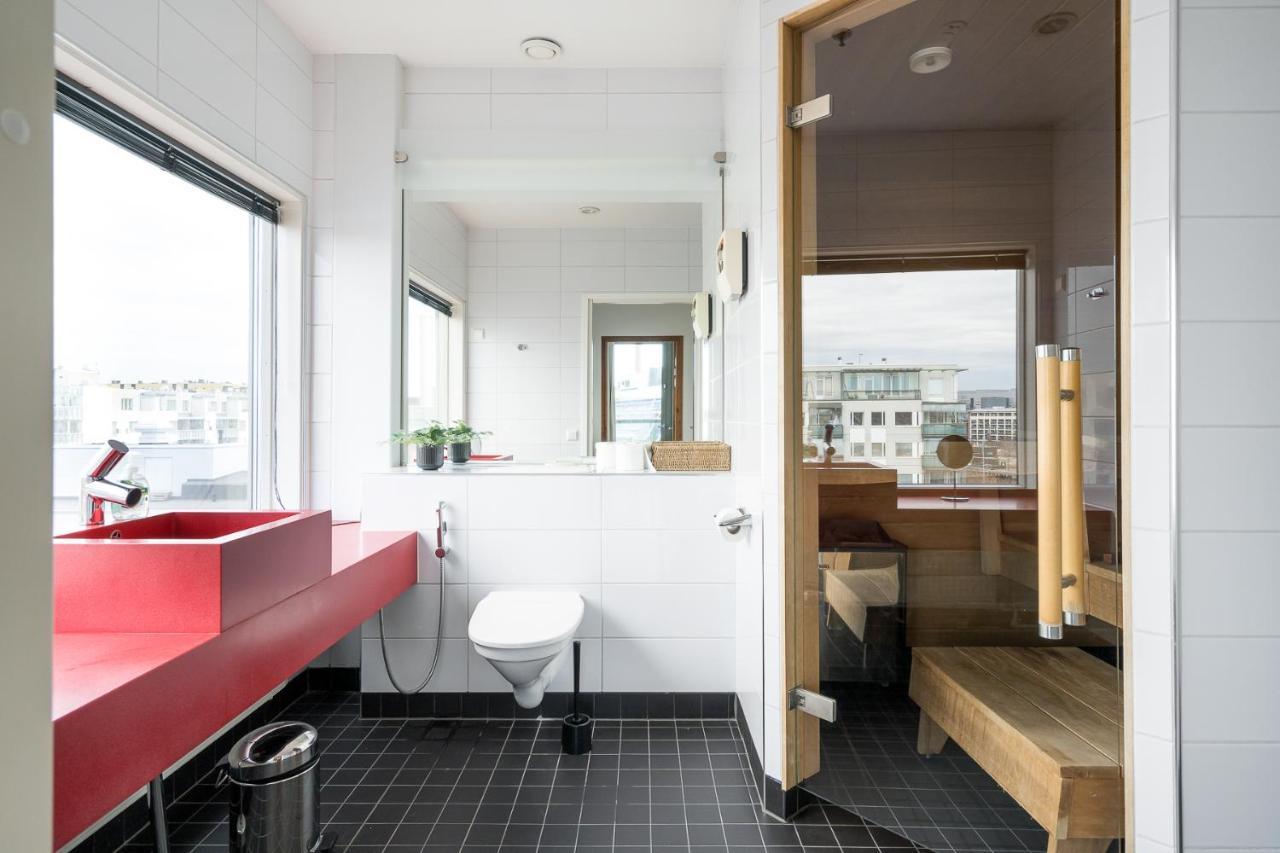 Hiisi Hotel Helsinki Jaetkaesaari Bagian luar foto